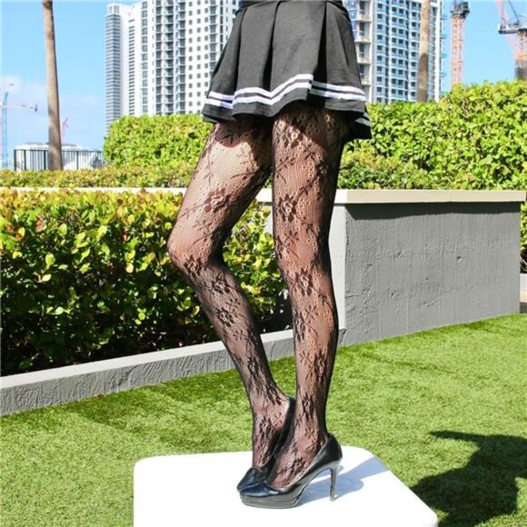 Fishnet Patterned Tights - Picture 4 of 6